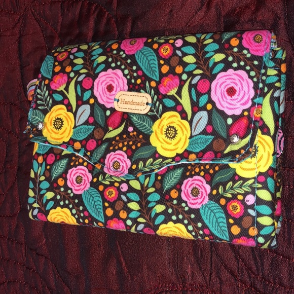 Vera Bradley Style Handmade and designed by Shannon 3 pocket wallet - Picture 2 of 7